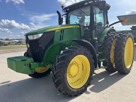 2014 John Deere 7230R Tractor