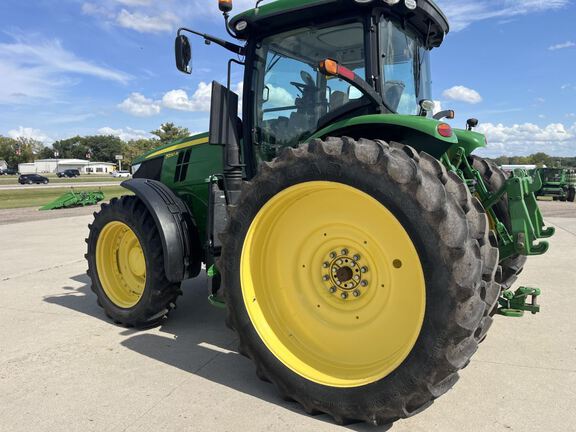 2014 John Deere 7230R Tractor