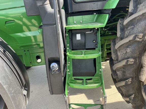 2014 John Deere 7230R Tractor