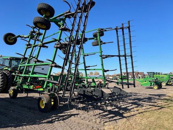 2008 John Deere 2410 Chisel Plow