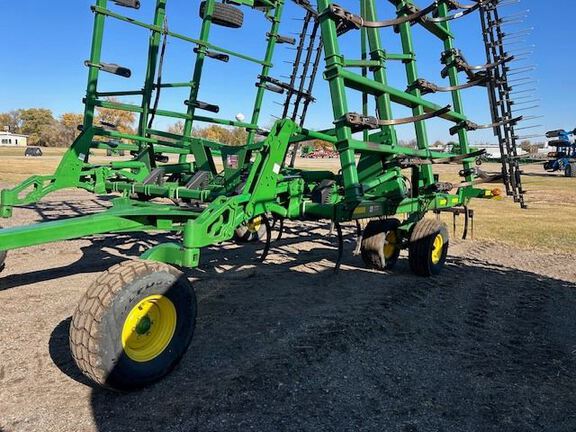 2008 John Deere 2410 Chisel Plow