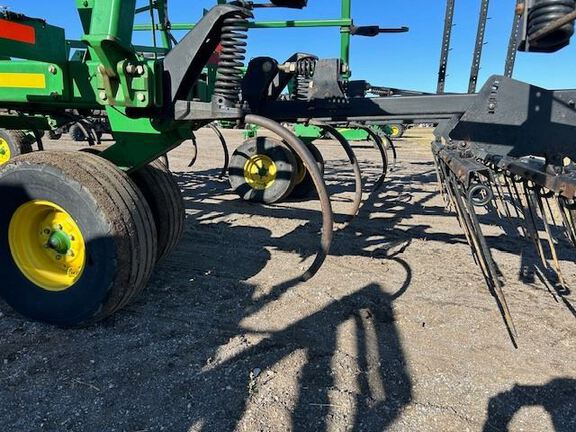 2008 John Deere 2410 Chisel Plow