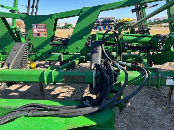 2008 John Deere 2410 Chisel Plow