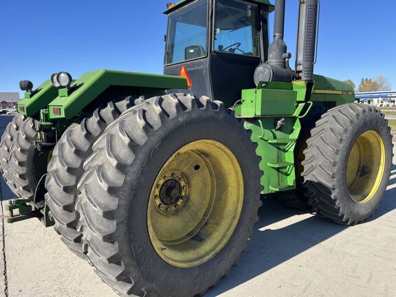 1991 John Deere 8760 Tractor 4WD