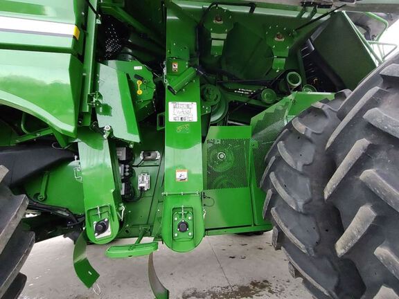 2024 John Deere S780 Combine