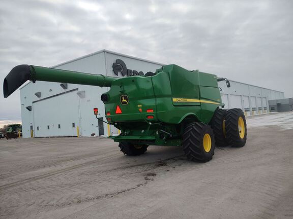 2024 John Deere S780 Combine