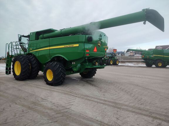 2024 John Deere S780 Combine