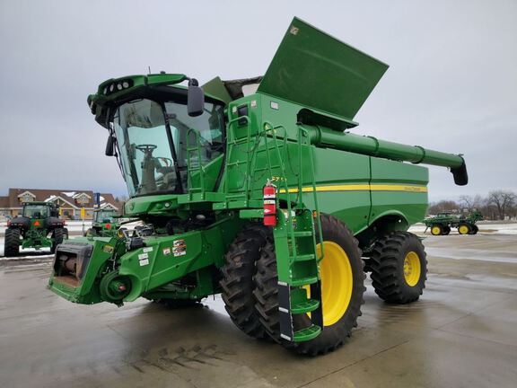 2024 John Deere S770 Combine