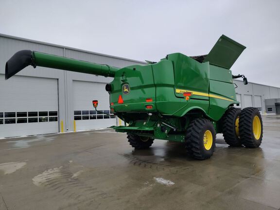 2024 John Deere S770 Combine