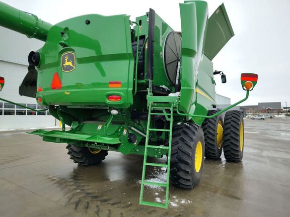 2024 John Deere S770 Combine