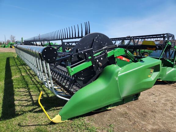 2024 John Deere RD40F Header Combine