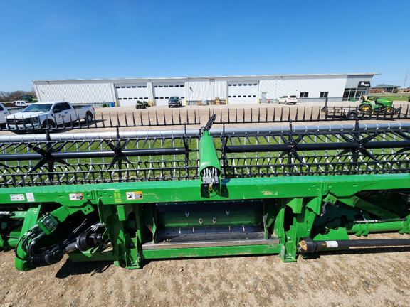 2024 John Deere RD40F Header Combine