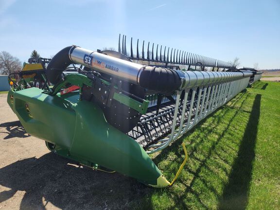 2024 John Deere RD40F Header Combine
