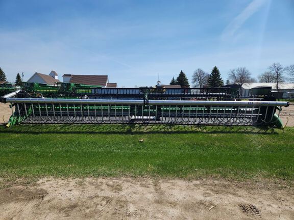 2024 John Deere RD40F Header Combine