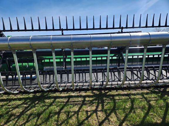 2024 John Deere RD40F Header Combine