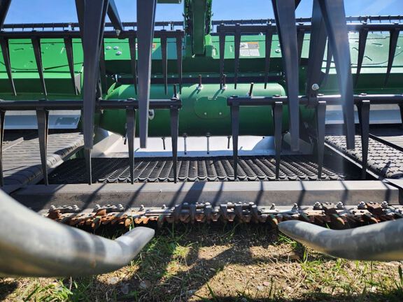 2024 John Deere RD40F Header Combine