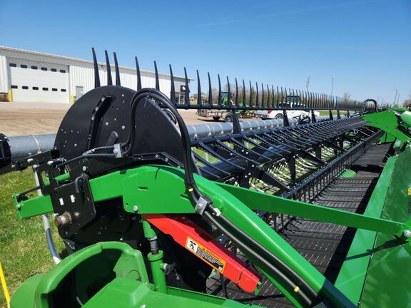 2024 John Deere RD40F Header Combine