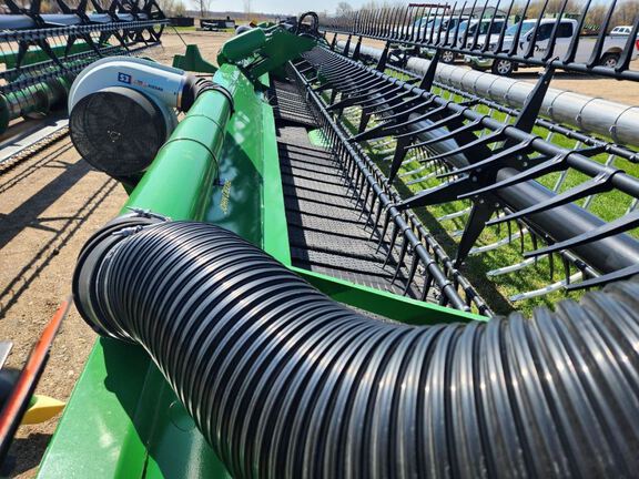 2024 John Deere RD40F Header Combine