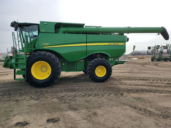 2024 John Deere S780 Combine