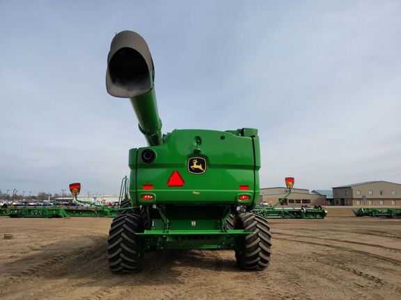 2024 John Deere S780 Combine