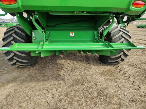 2024 John Deere S780 Combine