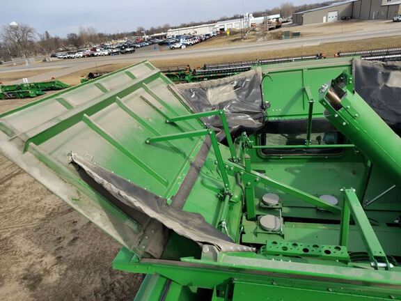 2024 John Deere S780 Combine