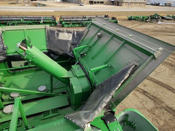 2024 John Deere S780 Combine