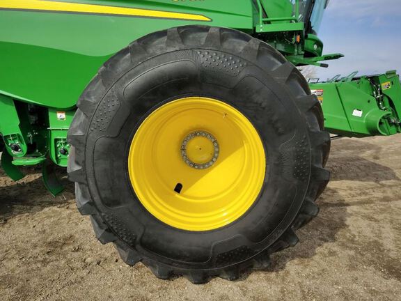 2024 John Deere S780 Combine