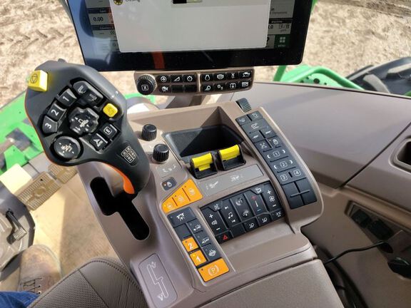 2024 John Deere S780 Combine