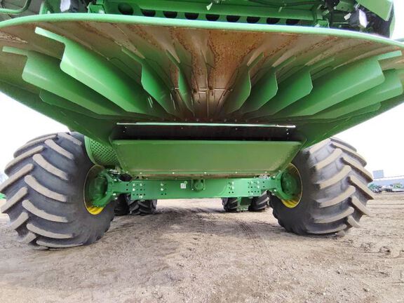 2024 John Deere S780 Combine