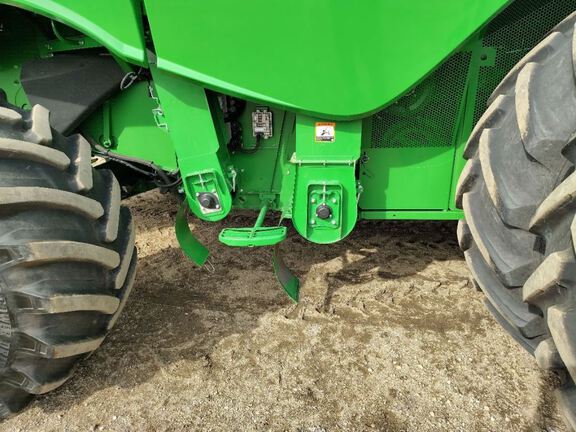 2024 John Deere S780 Combine