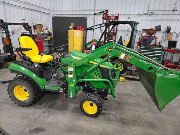 2015 John Deere 1025R Tractor Compact