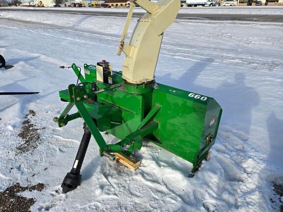 Buhler Farm King 660 Snow Blower