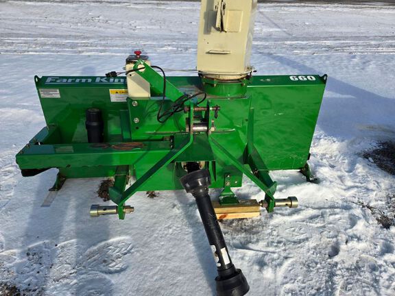 Buhler Farm King 660 Snow Blower