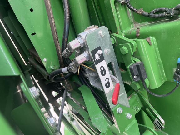 2023 John Deere 560M Baler/Round