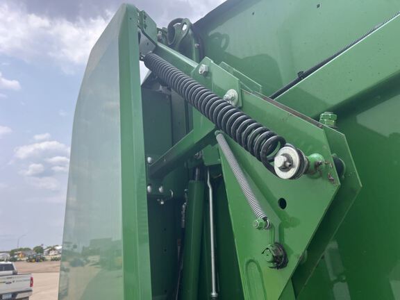 2023 John Deere 560M Baler/Round
