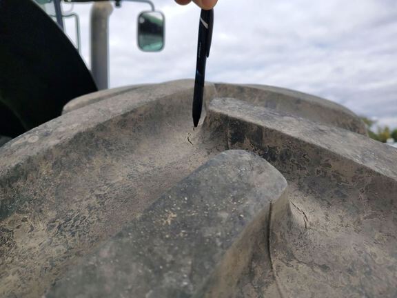 2012 John Deere 7280R Tractor