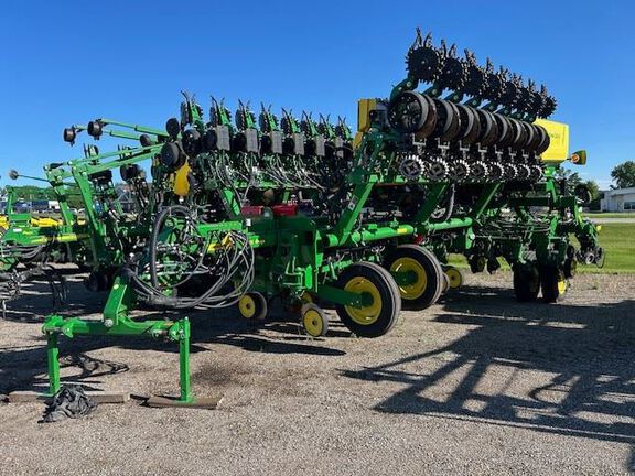2023 John Deere 1795 Planter