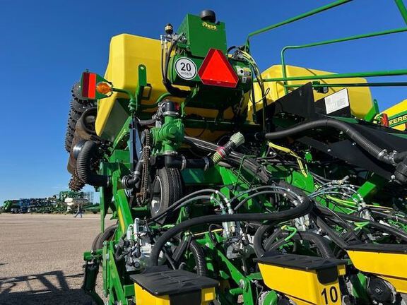 2023 John Deere 1795 Planter