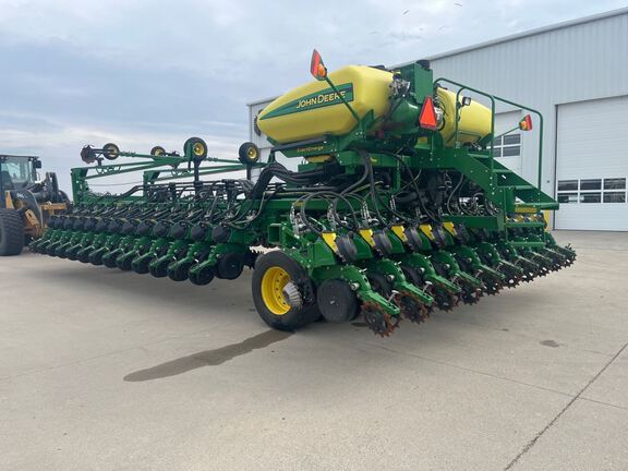 2018 John Deere DB66 Planter