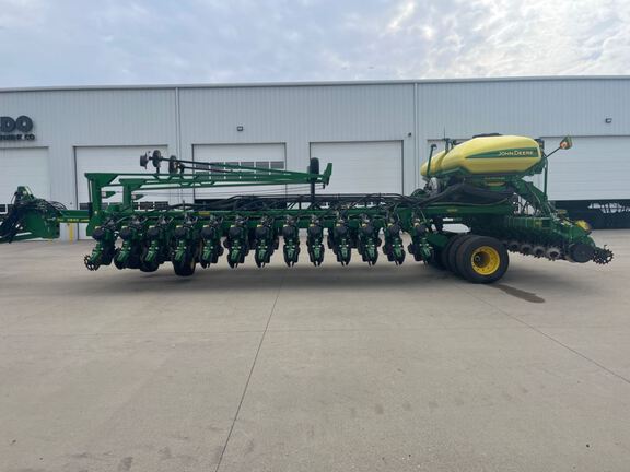 2018 John Deere DB66 Planter