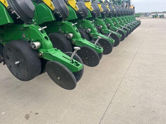 2018 John Deere DB66 Planter