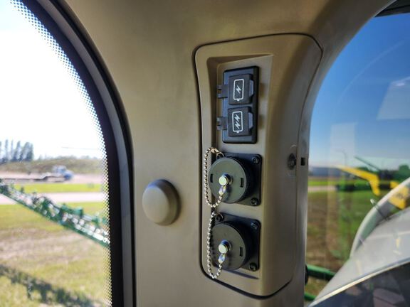 2025 John Deere 410R Sprayer/High Clearance