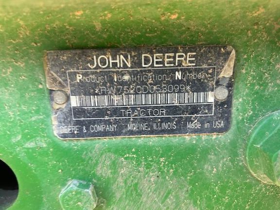 2006 John Deere 7520 Tractor