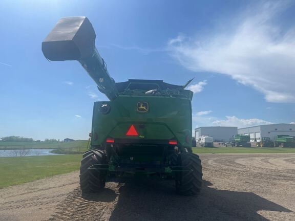 2025 John Deere S7 800 Combine