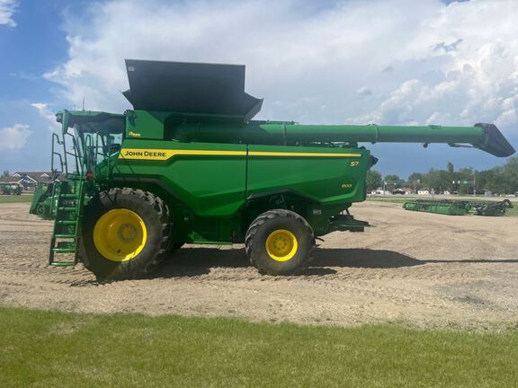 2025 John Deere S7 800 Combine