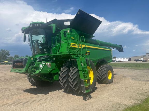 2025 John Deere S7 800 Combine