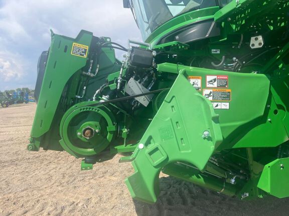 2025 John Deere S7 800 Combine