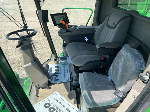 2025 John Deere S7 800 Combine