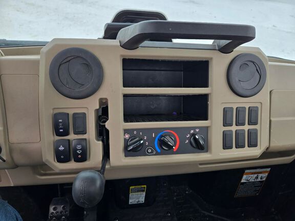 2021 John Deere 835R ATV